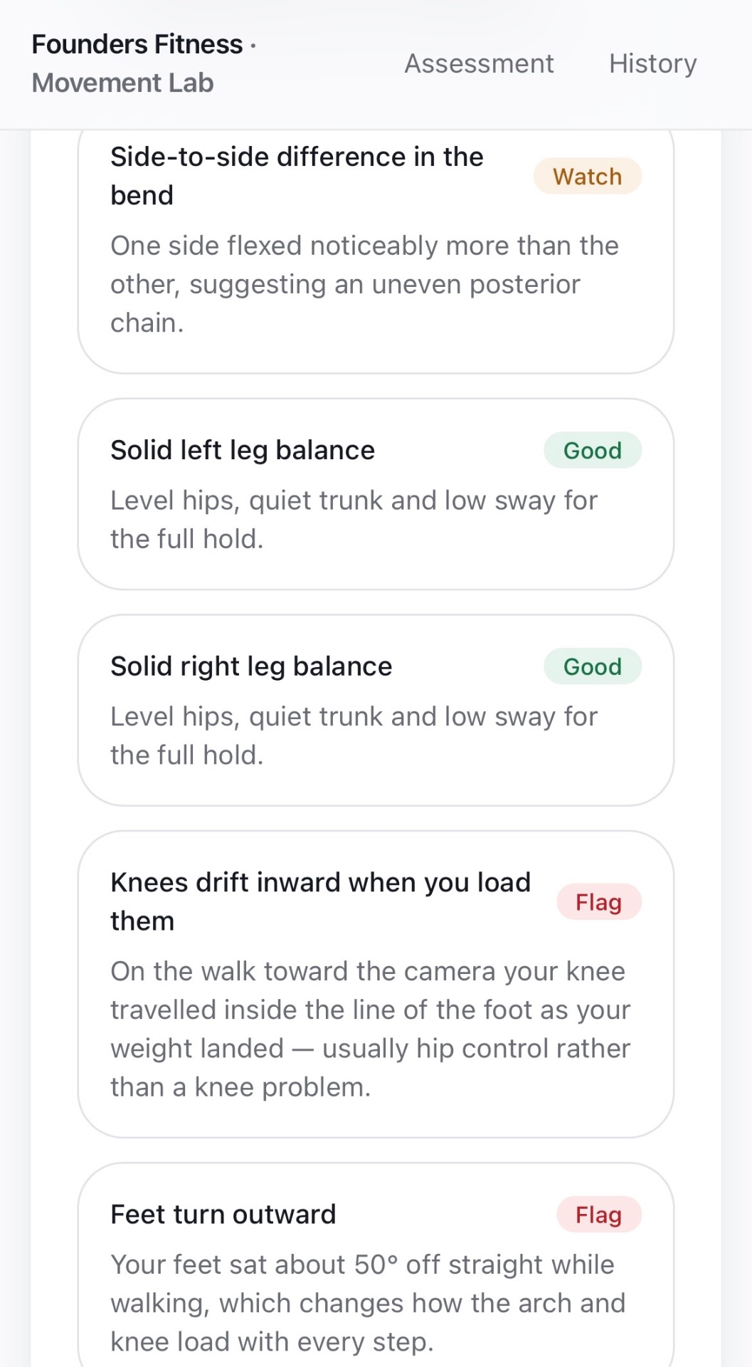 Findings list marking solid left and right leg balance as good, side-to-side bend difference as watch, and inward knee drift as a flag